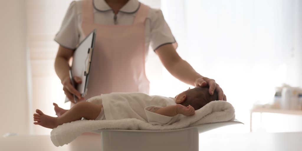 母乳指導　母乳育児　スパルタ　助産師