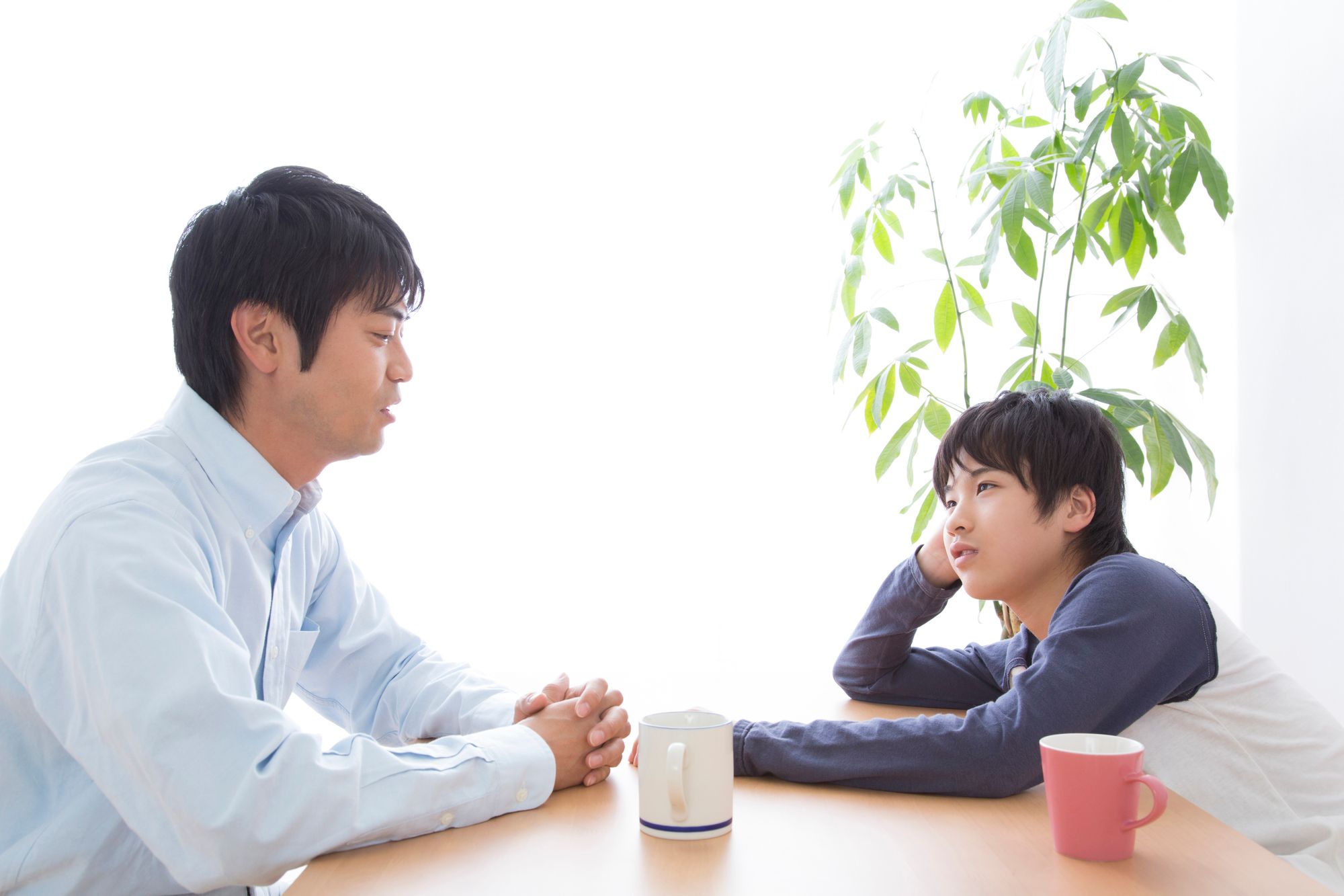 語り合う親子